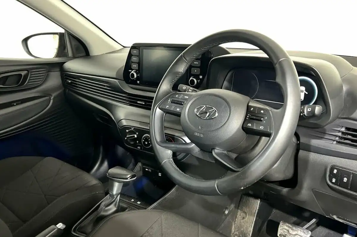 2022-hyundai-bayon-10-t-gdi-se-connect-dct-big-8