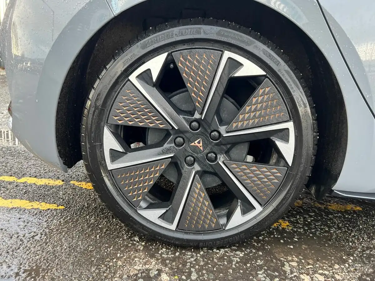 2024-cupra-born-e-vz-big-6