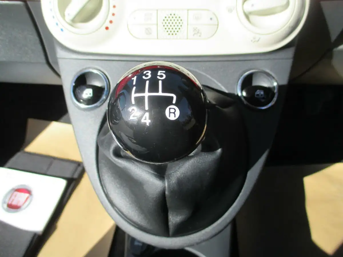 2017-fiat-500-12-lounge-big-20