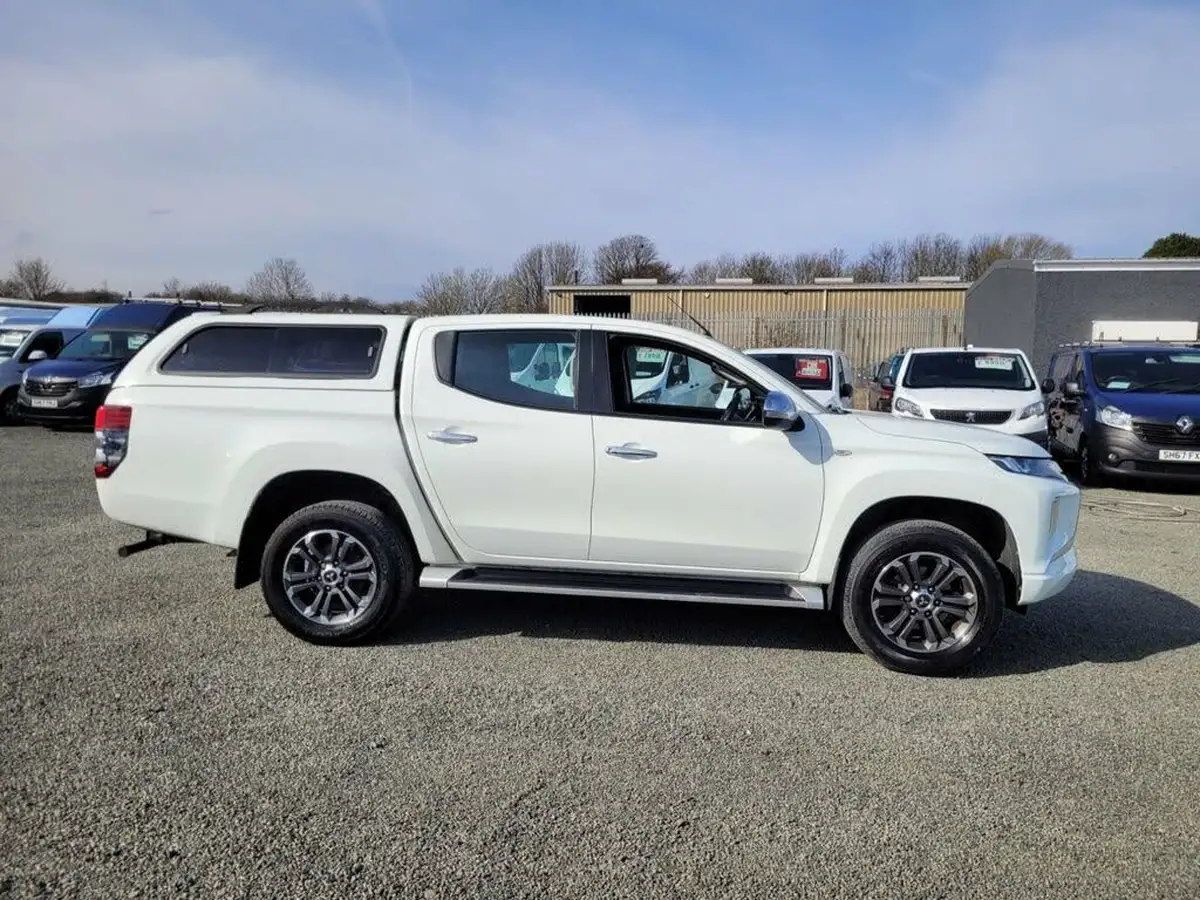 2020-mitsubishi-l200-22di-d-trojan-auto-big-1