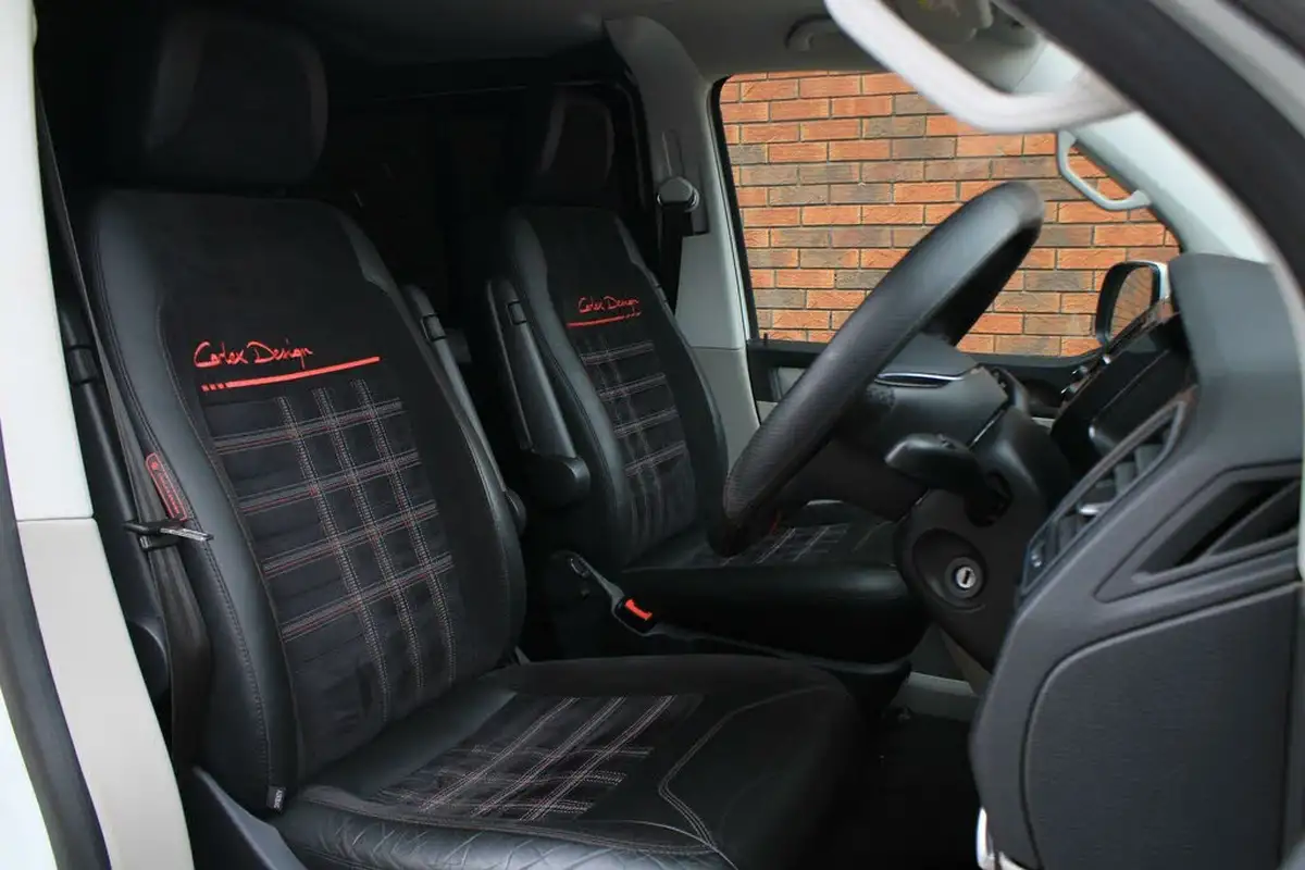 2019-volkswagen-transporter-20bitdi-t32-highline-bmt-lwb-4motion-204pseu6-kombi-big-3