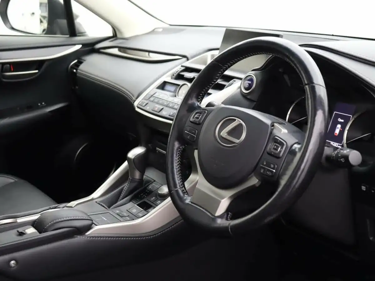 2017-lexus-nx-300h-25-premier-big-6