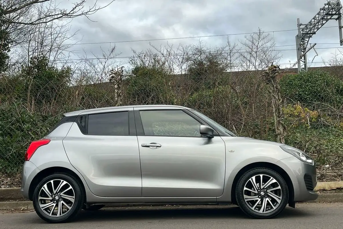 2023-suzuki-swift-12-dualjet-sz-l-big-10