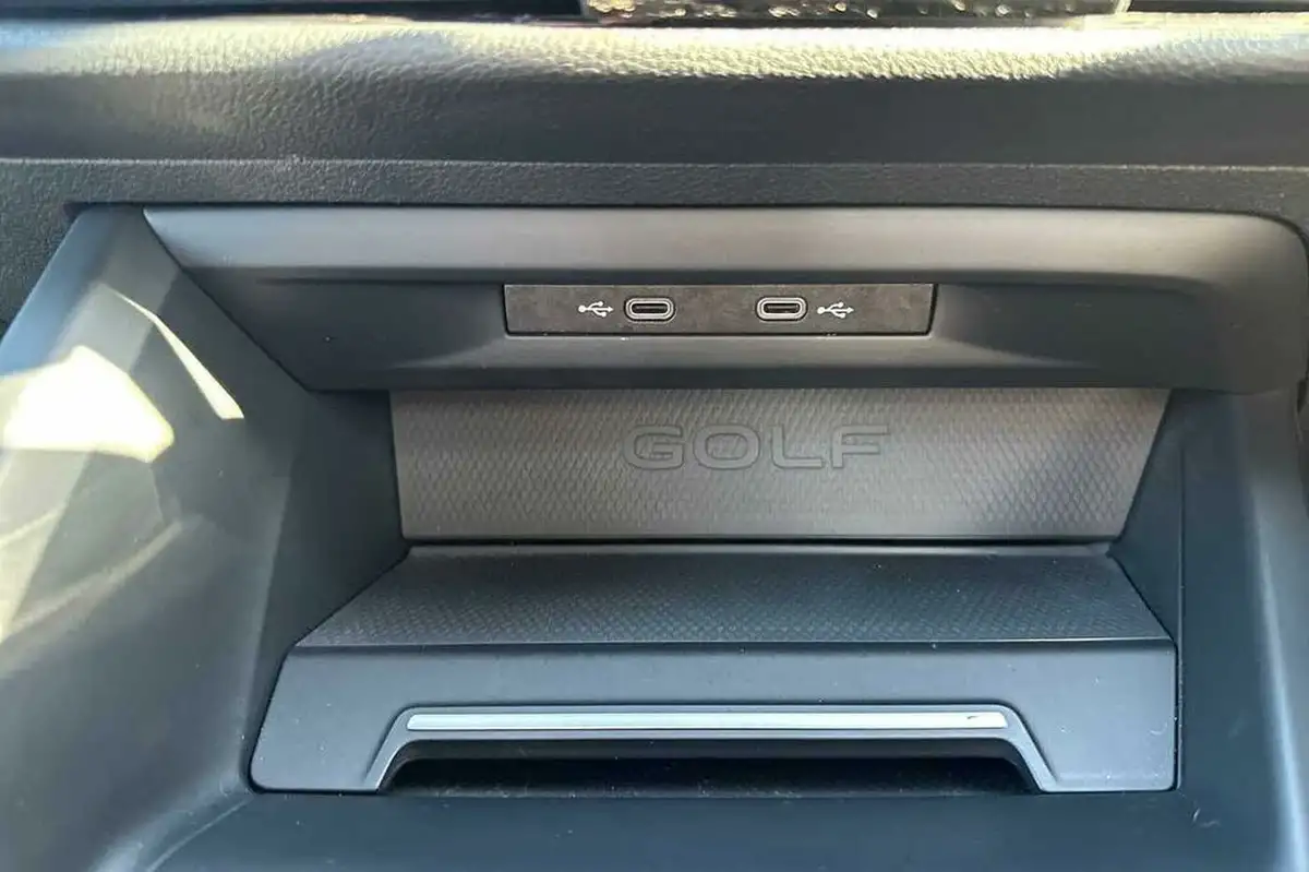 2021-volkswagen-golf-14-tsi-gte-big-24