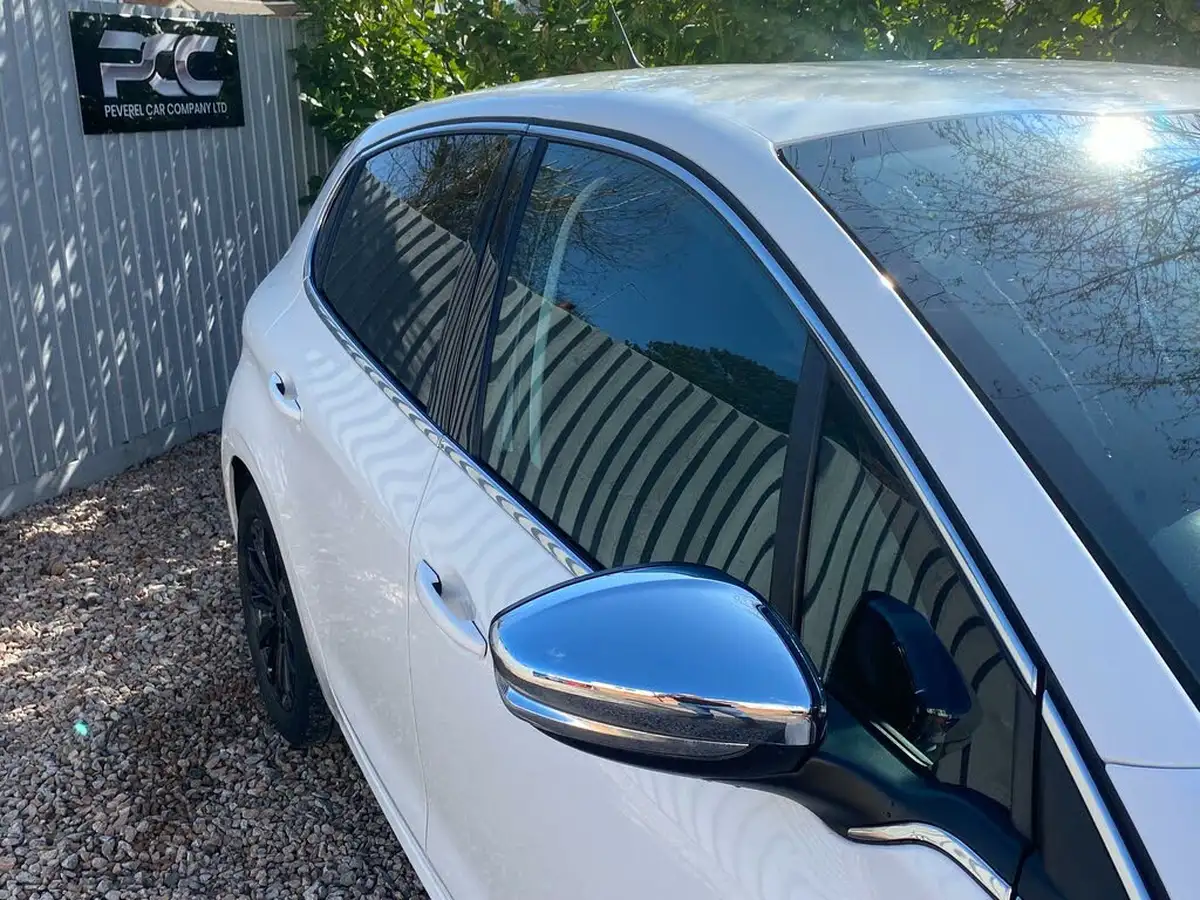 2018-peugeot-208-16bluehdi-allure-75bhp-big-43