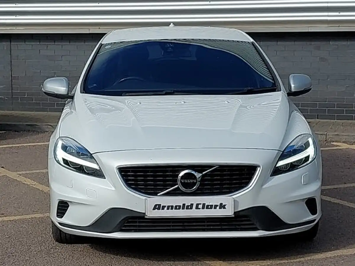 2019-volvo-v40-20-t2-r-design-pro-big-11