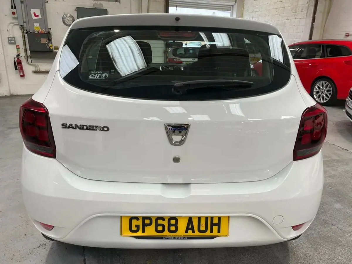 2019-dacia-sandero-10-sce-essential-big-3