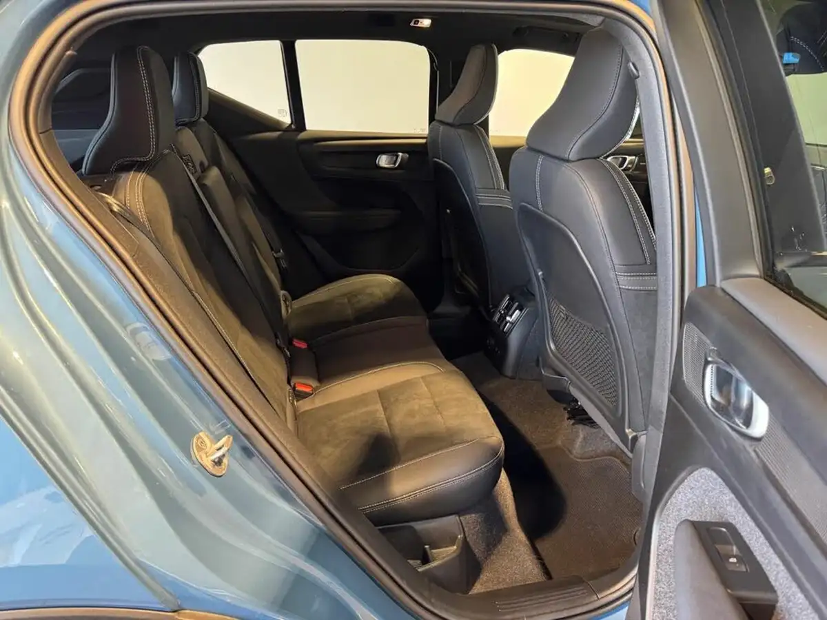 2023-volvo-xc40-15-t5-ultimate-dark-big-34