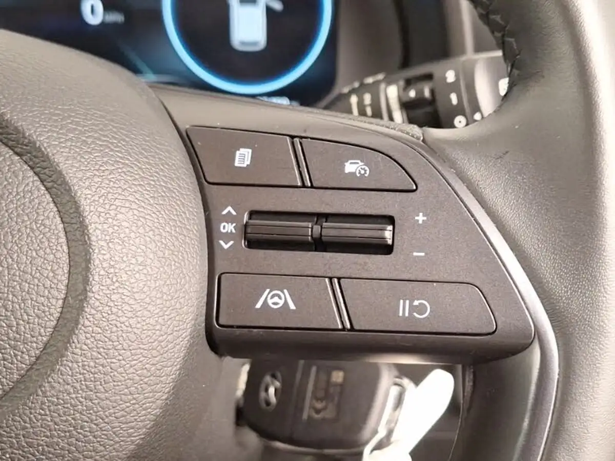 2022-hyundai-i20-10-t-gdi-se-connect-eclutch-imt-big-14