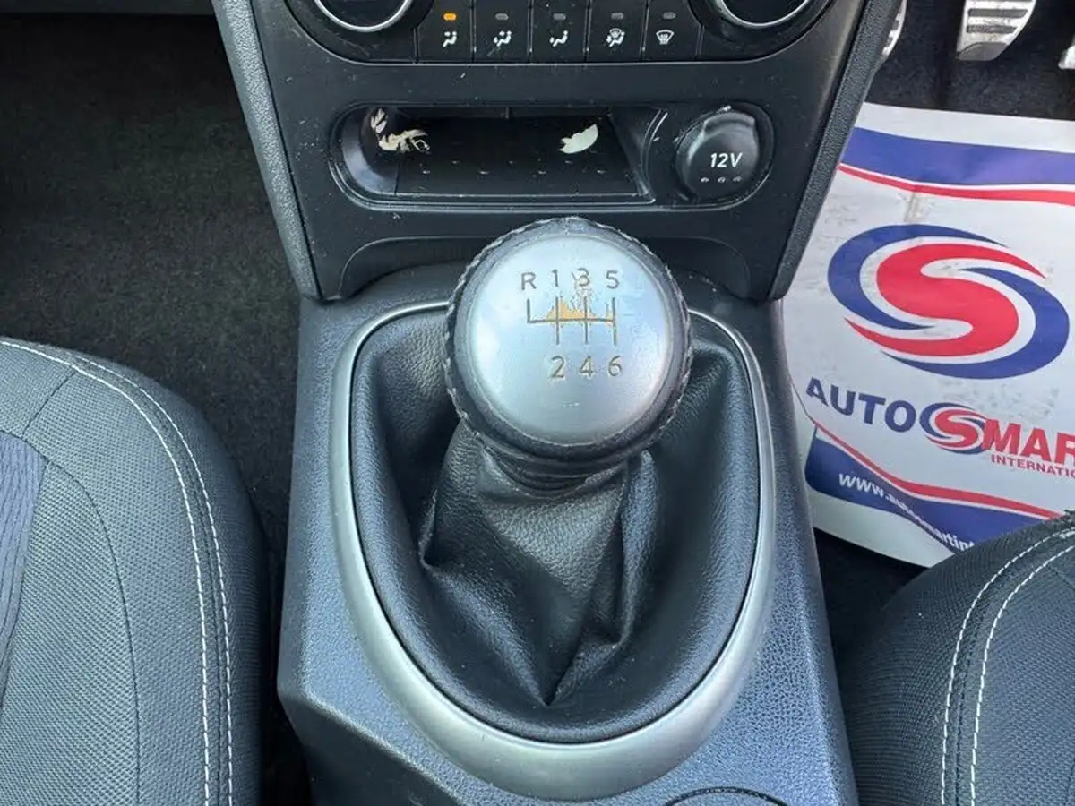 2012-nissan-qashqai-15td-n-tec-big-21