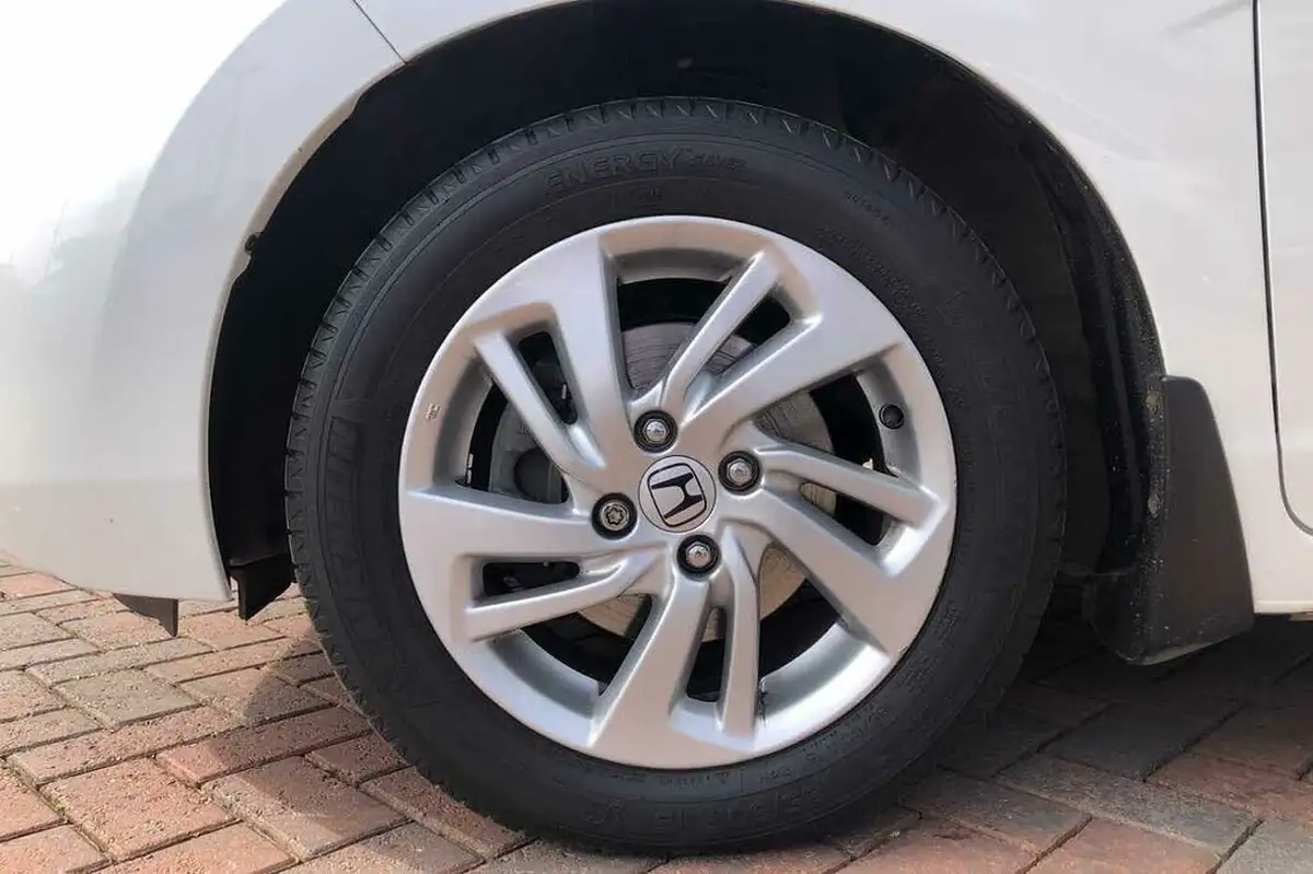 2018-honda-jazz-13-i-vtec-se-cvt-big-8