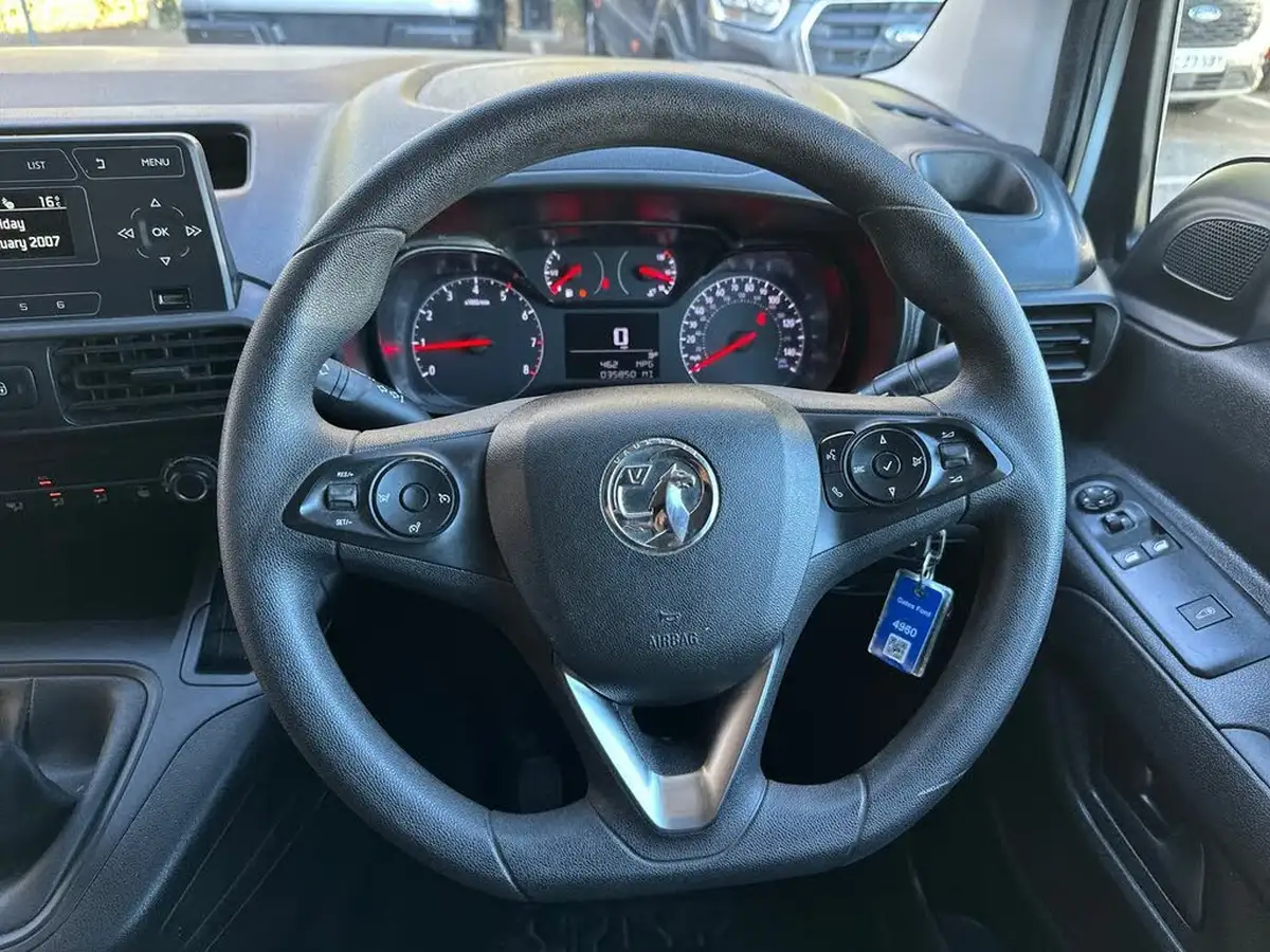 2021-vauxhall-combo-15cdti-dynamic-2300-100pseu6dt-l1h1-panel-big-17