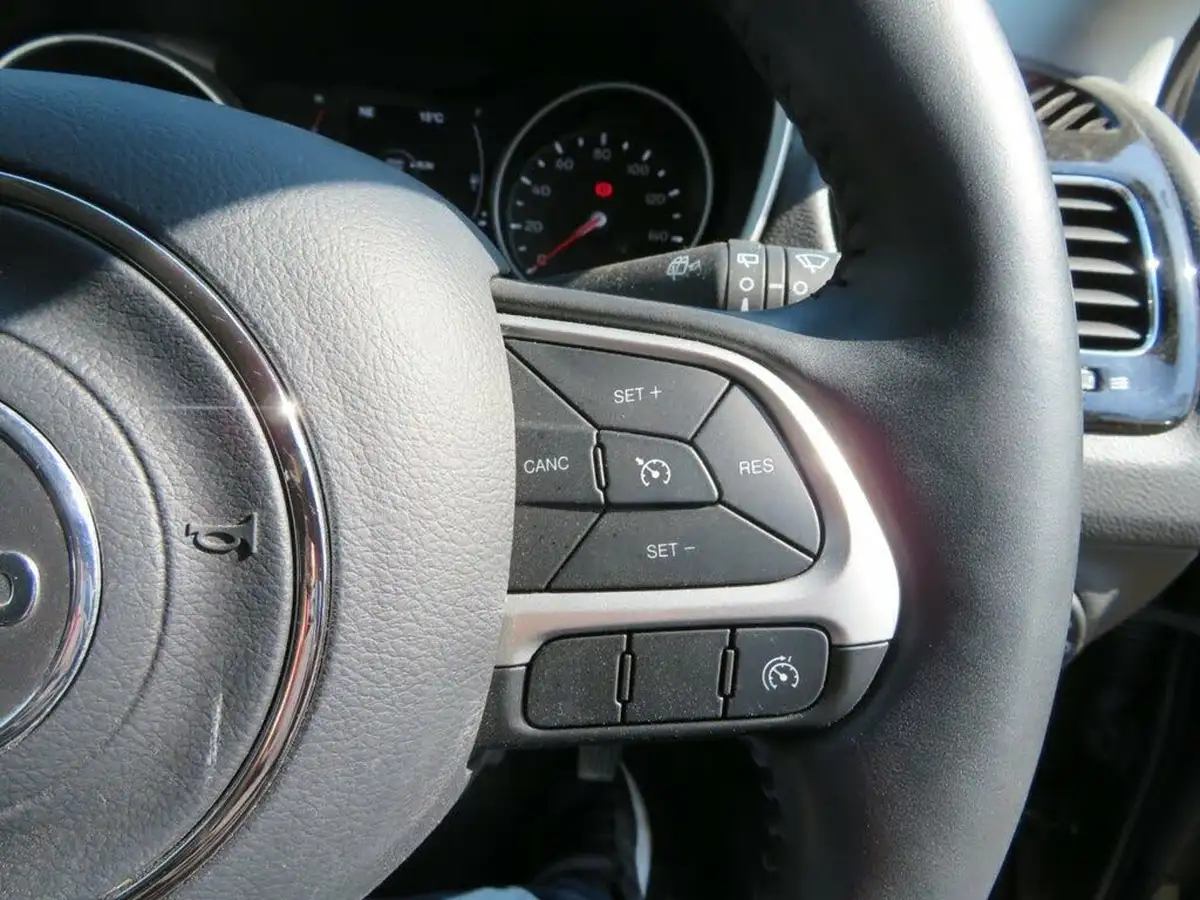 2020-jeep-compass-16-multijet-ii-night-eagle-big-12