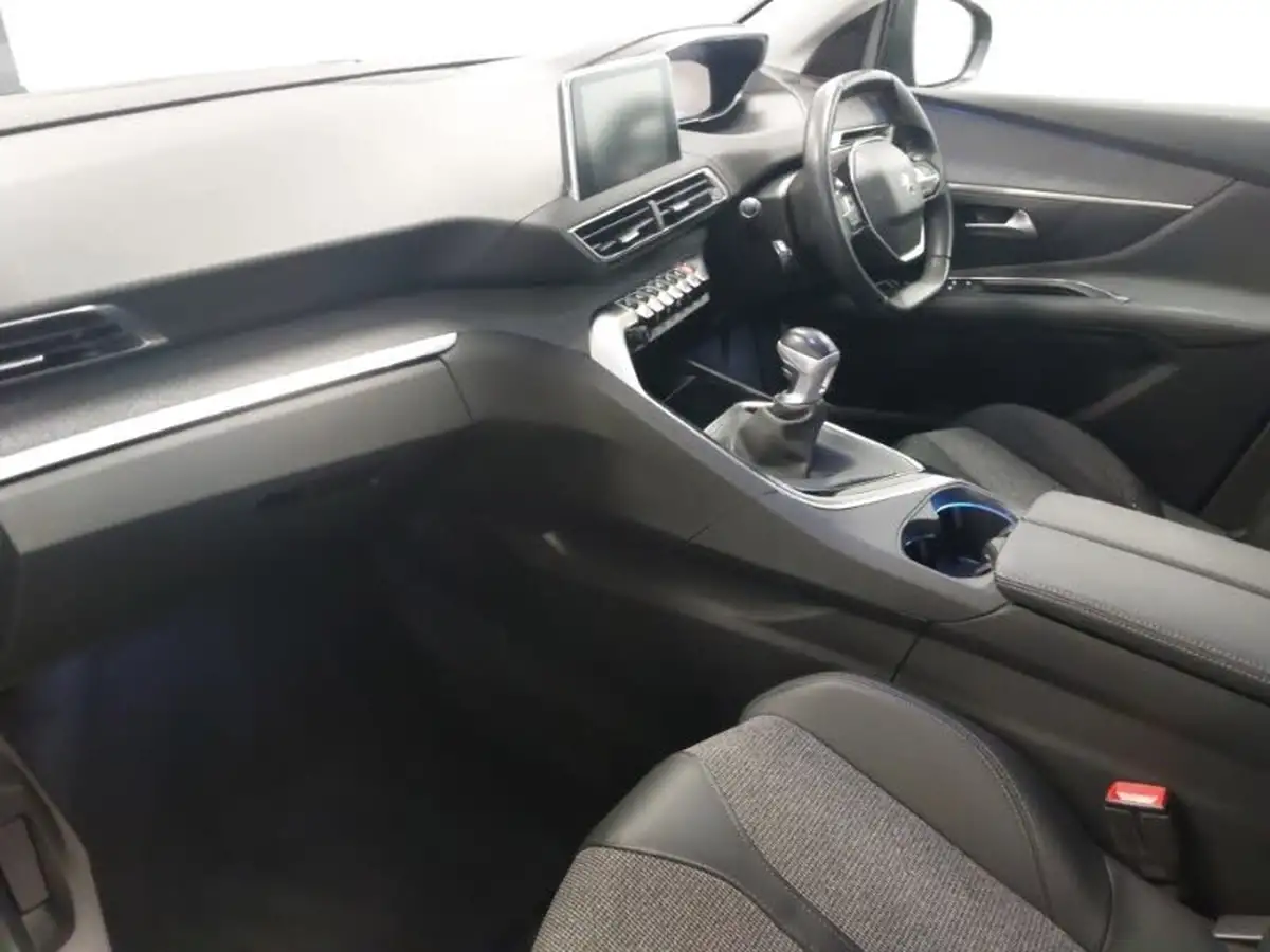 2019-peugeot-3008-suv-15-bluehdi-allure-big-4