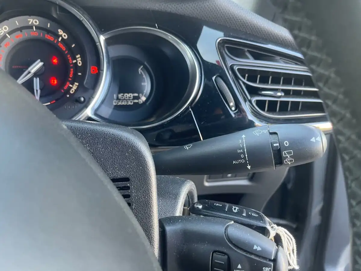 2014-citroen-ds3-16-dstyle-plus-vti-120bhp-big-26