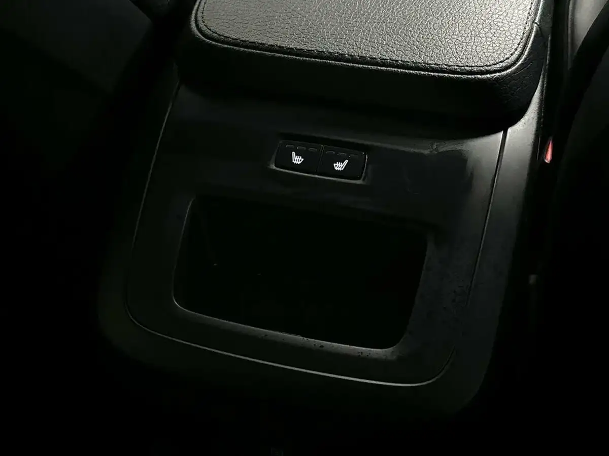 2021-volvo-v90-20-b4-momentum-big-34