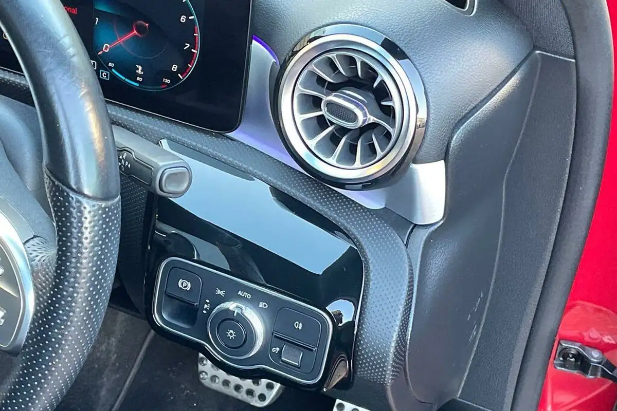 2020-mercedes-benz-a-class-20-a250-amg-line-premium-plus-hatchback-5d-big-40