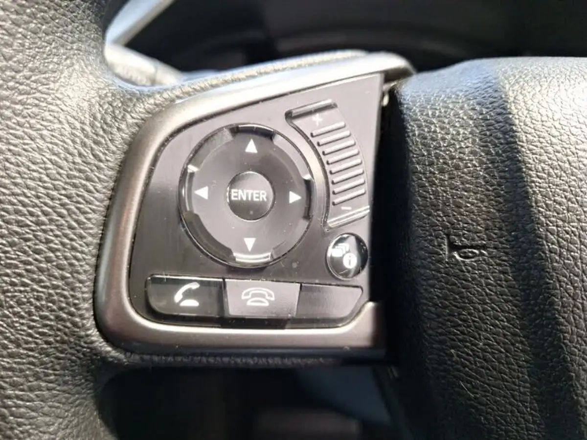 2019-honda-civic-10-vtec-turbo-se-hatchback-5d-cvt-big-13