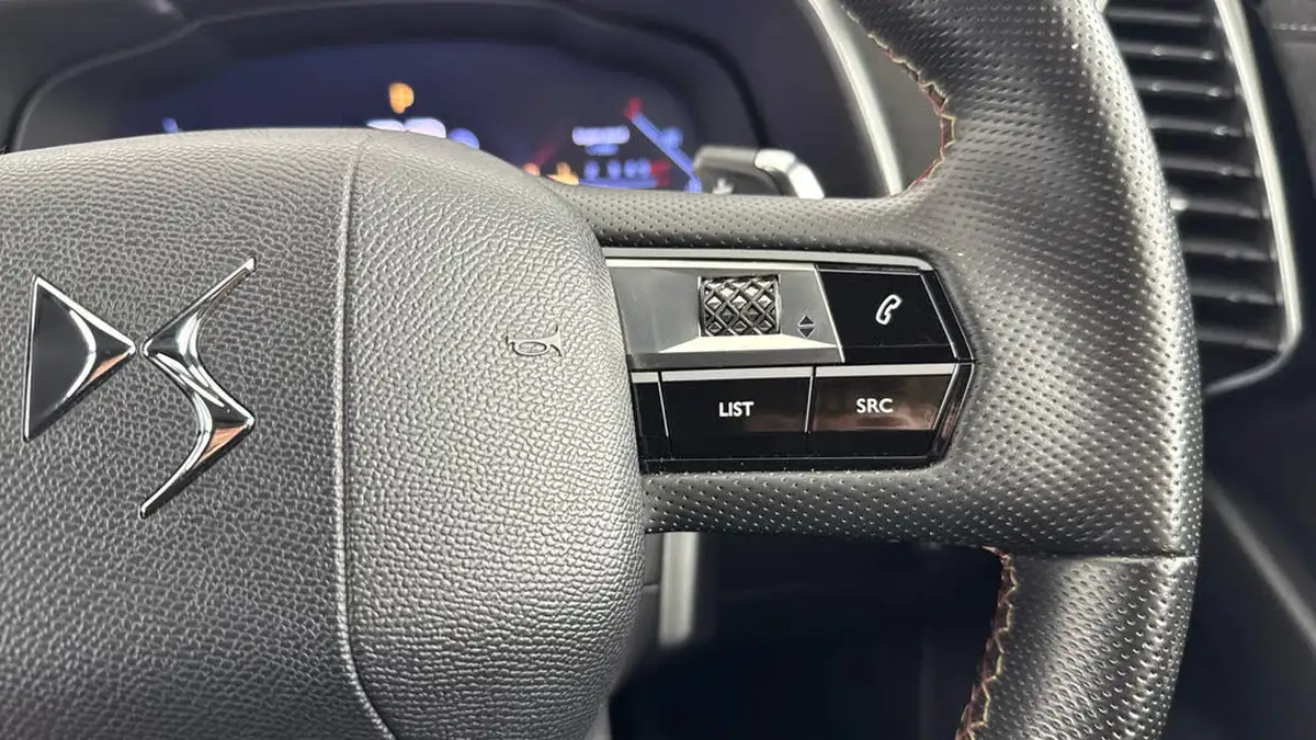 2019-ds-ds-7-crossback-16-puretech-performance-line-180ps-big-20