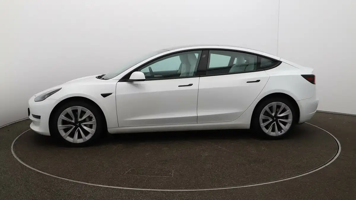 2021-tesla-model-3-e-standard-plus-big-4