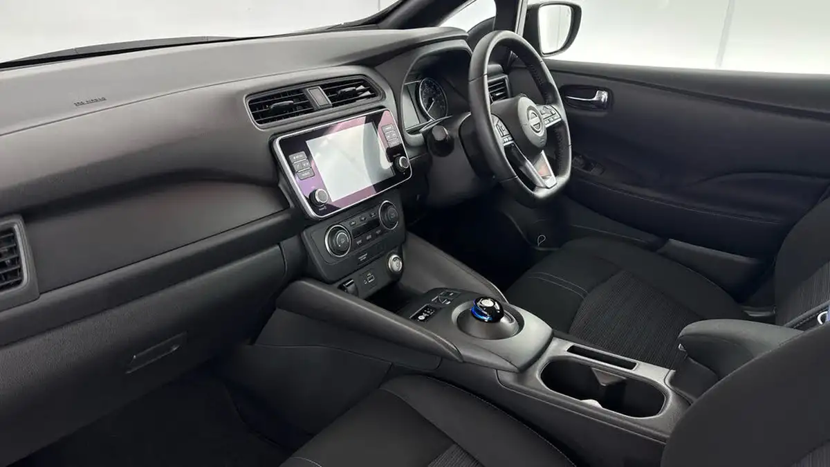 2023-nissan-leaf-e-acenta-39kwh-big-8