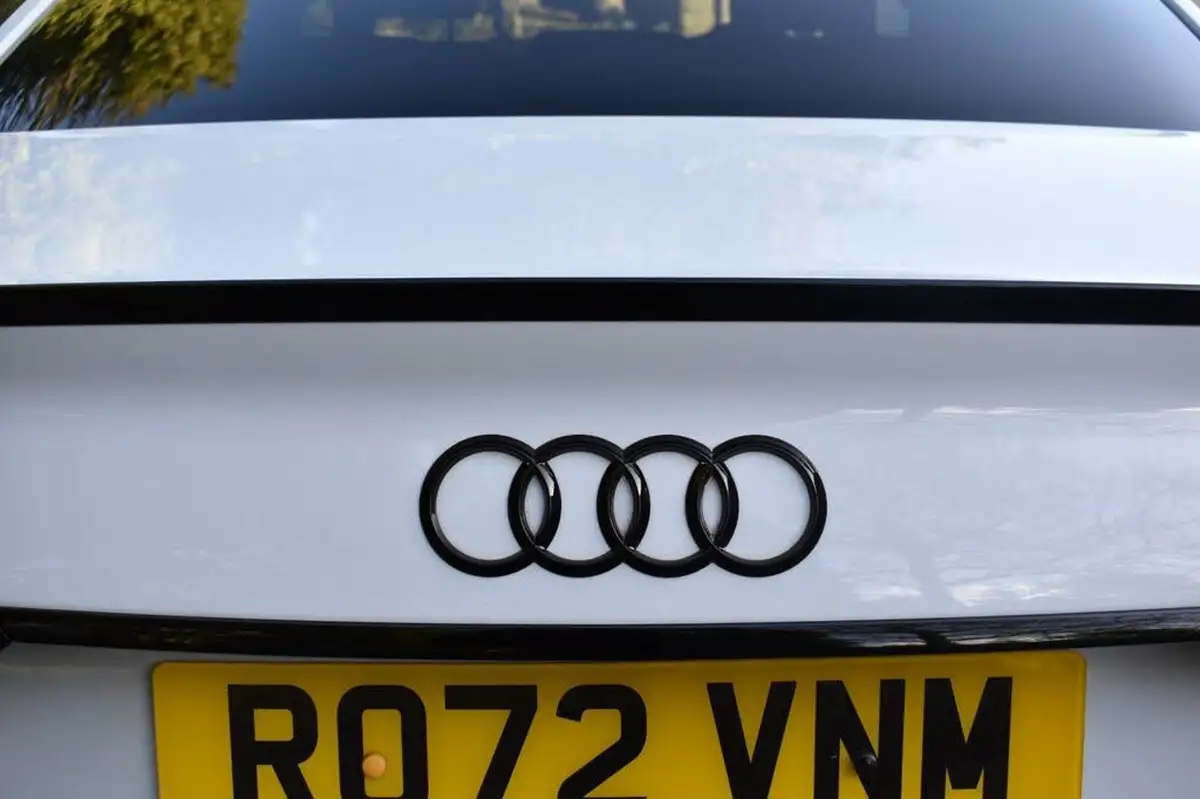 2022-audi-a4-20-35-tfsi-black-edition-s-tronic-big-43