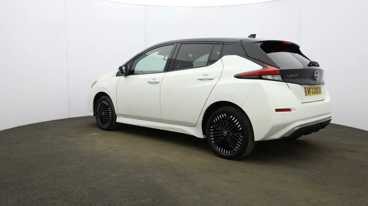 2022-nissan-leaf-e-e-tekna-59kwh-big-63