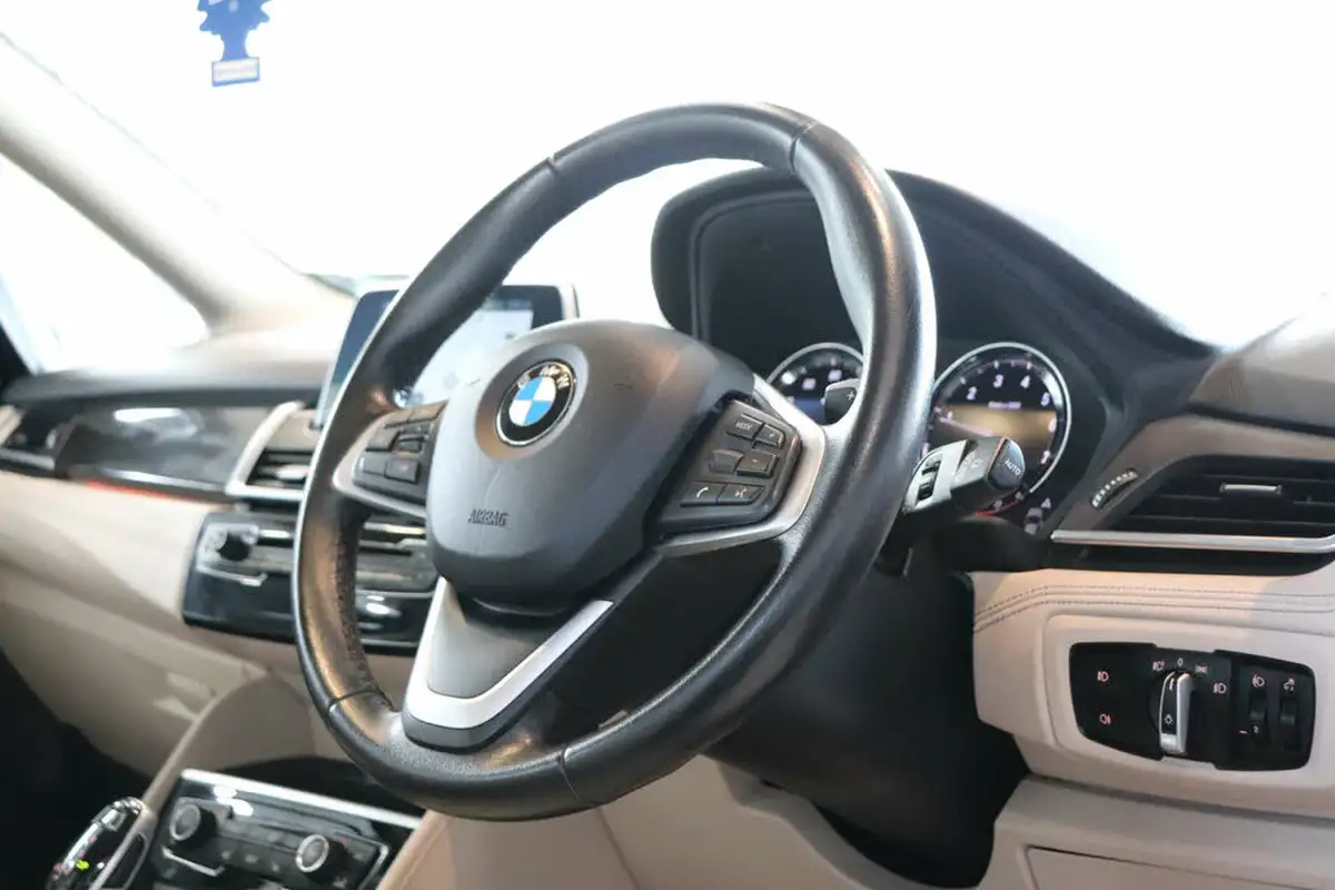 2019-bmw-2-series-20-220i-luxury-gran-big-20
