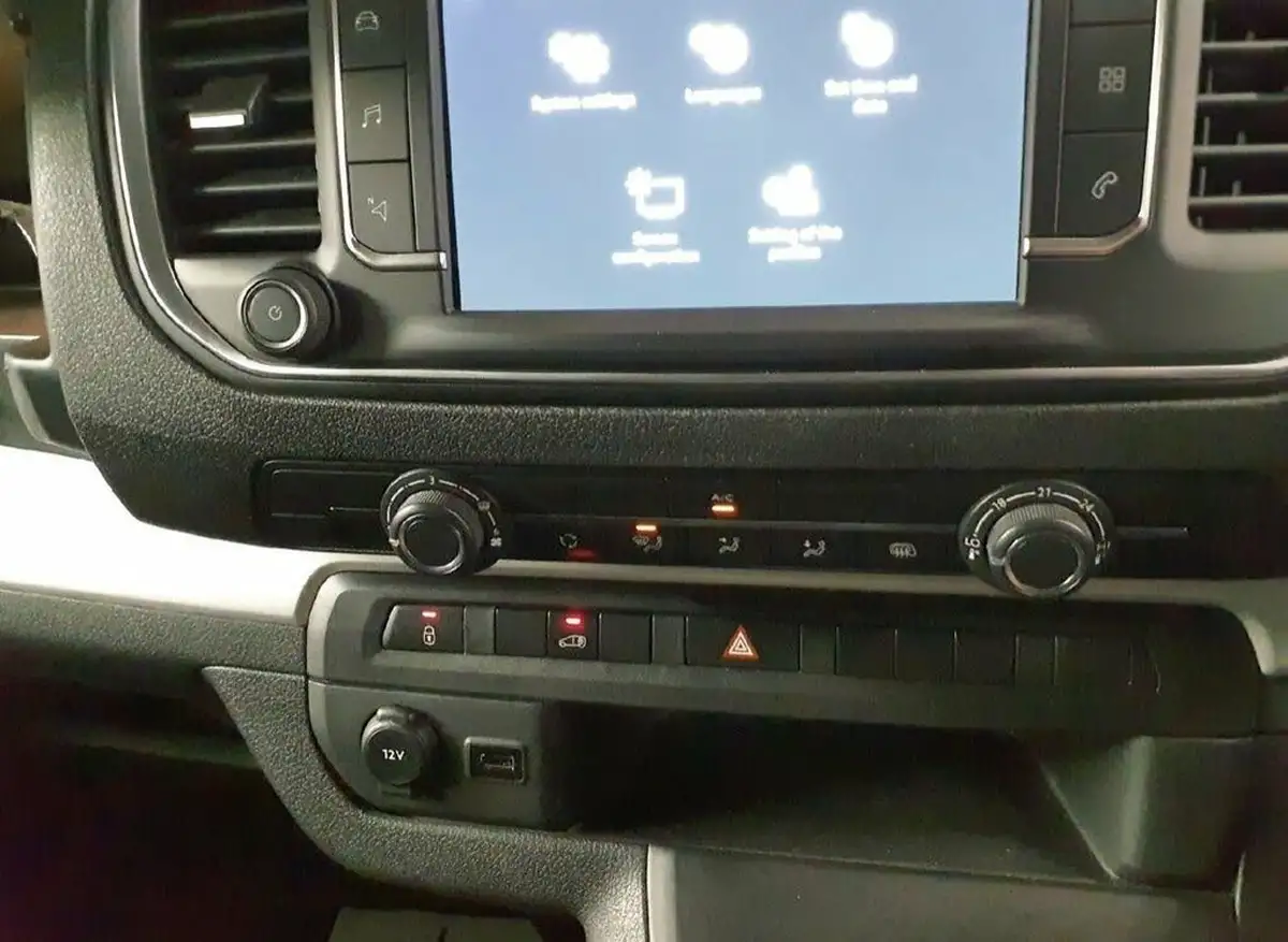 2022-fiat-scudo-20jtd-business-145hpeu6d-swb-panel-big-12