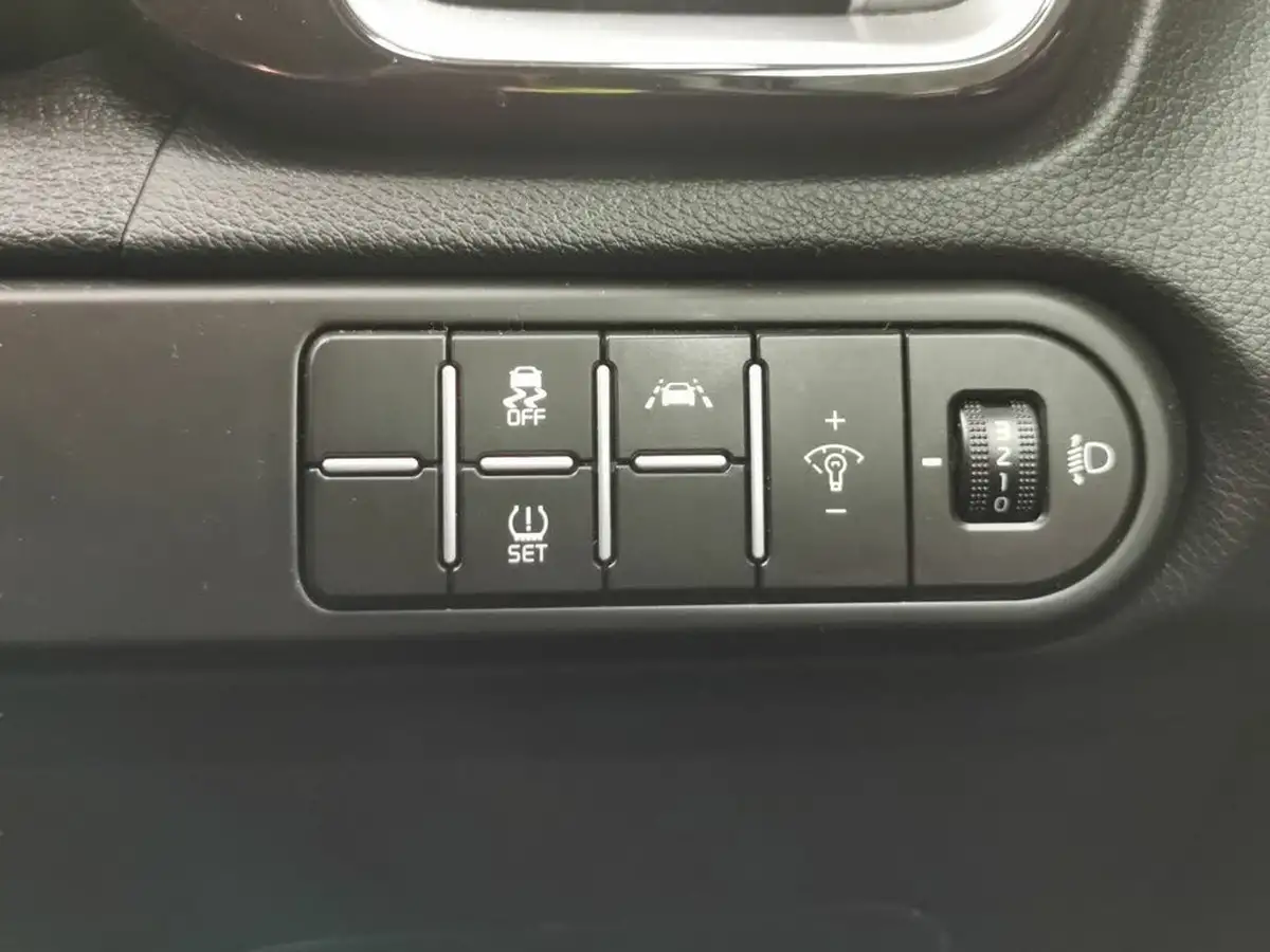 2022-kia-xceed-15-t-gdi-3-big-25