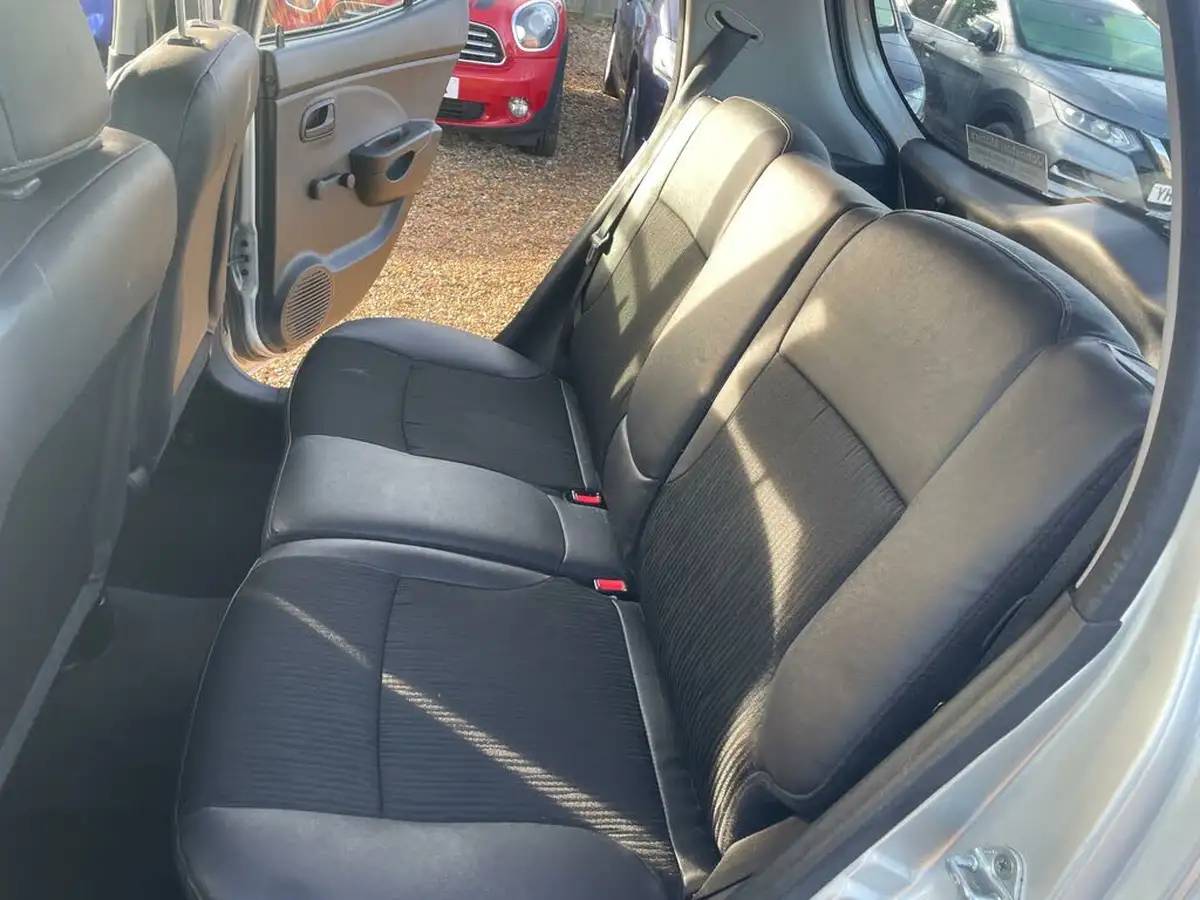 2010-kia-picanto-10-picanto-1-60bhp-big-28