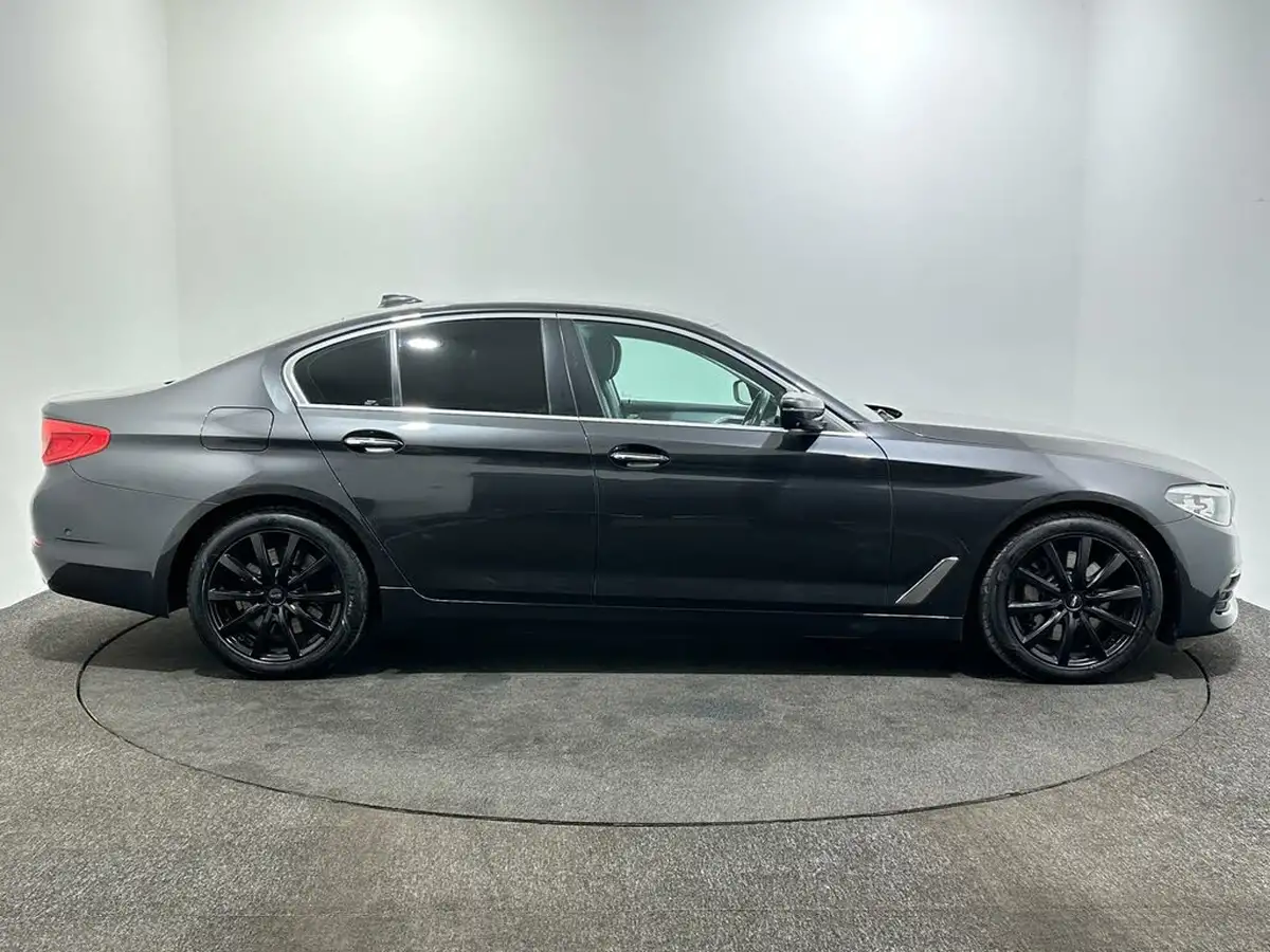 2017-bmw-5-series-30td-530d-se-xdrive-saloon-4d-big-7