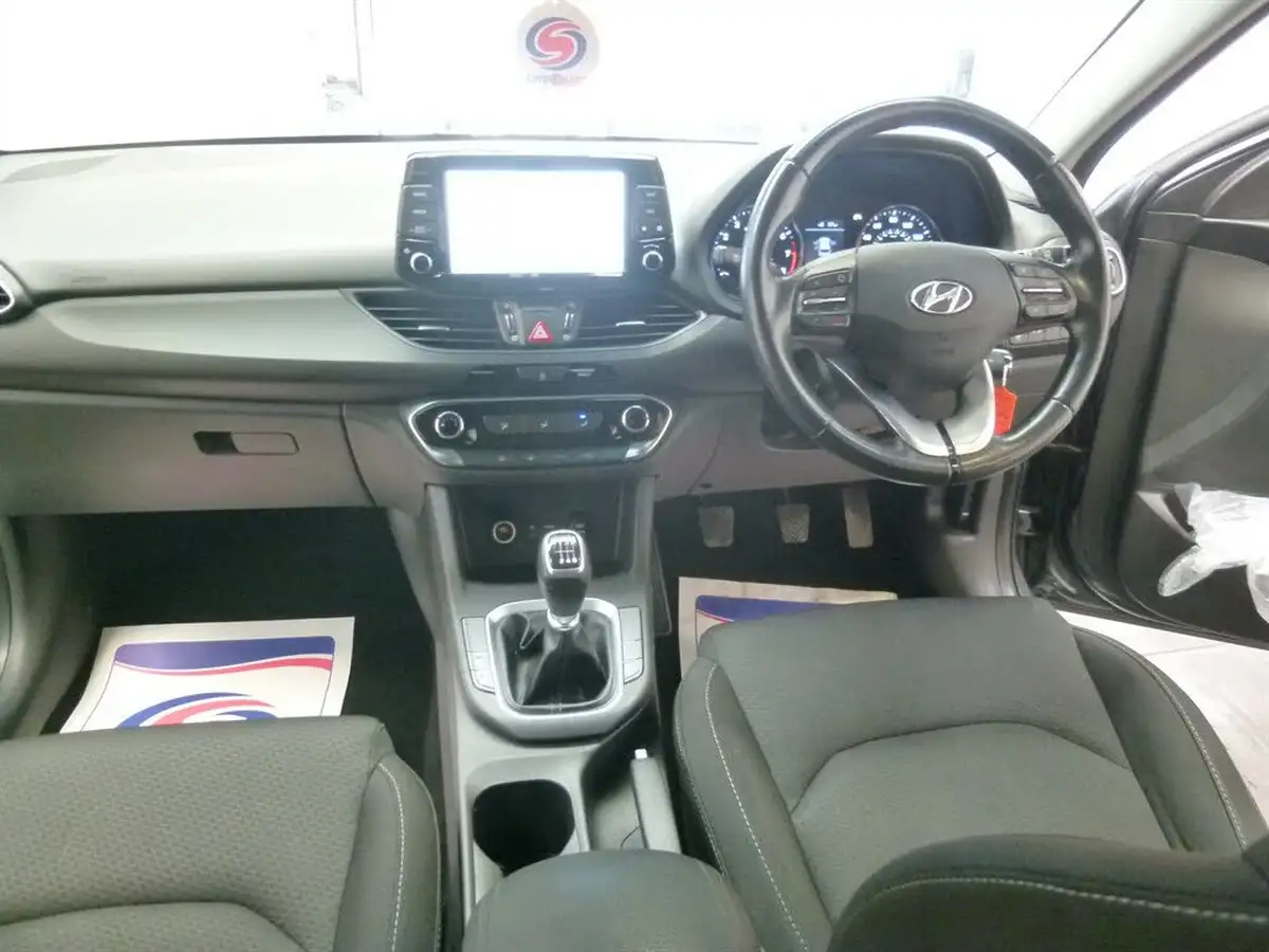 2019-hyundai-i30-10-t-gdi-se-nav-tourer-big-18