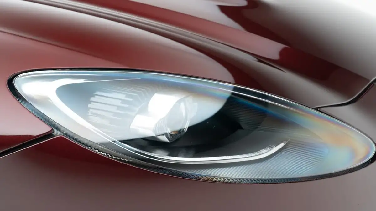 2022-aston-martin-dbx-40-v8-big-41