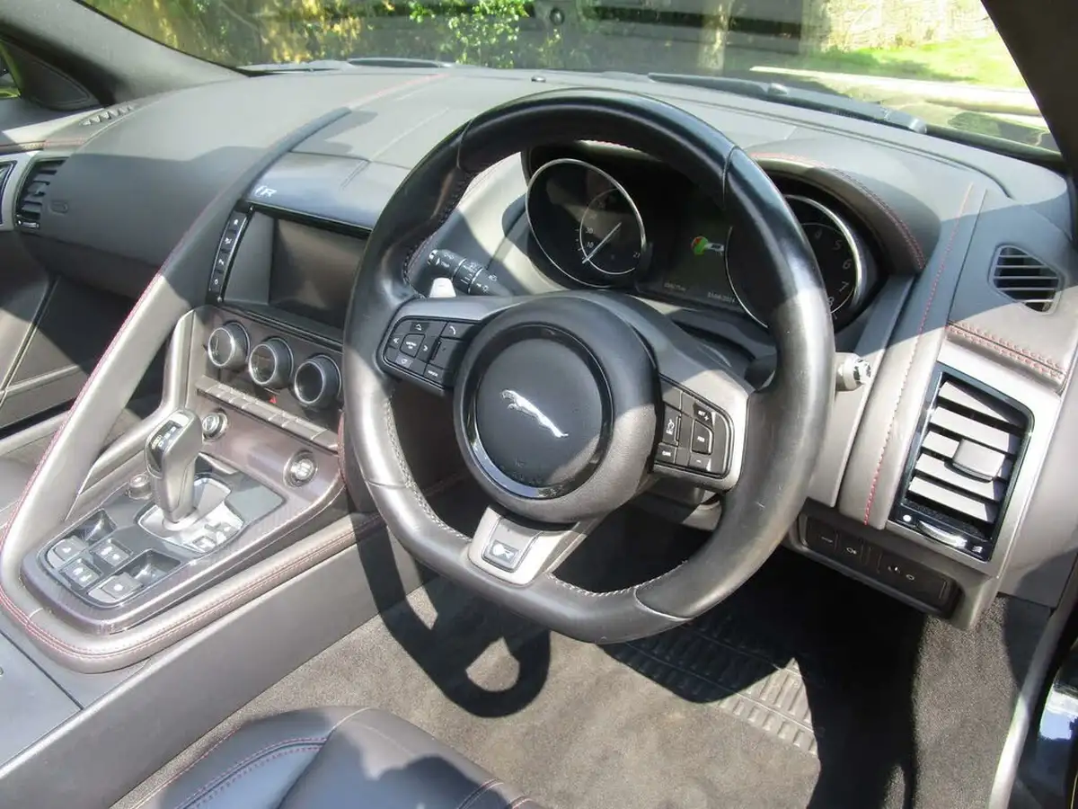 2015-jaguar-f-type-50-r-convertible-awd-big-12