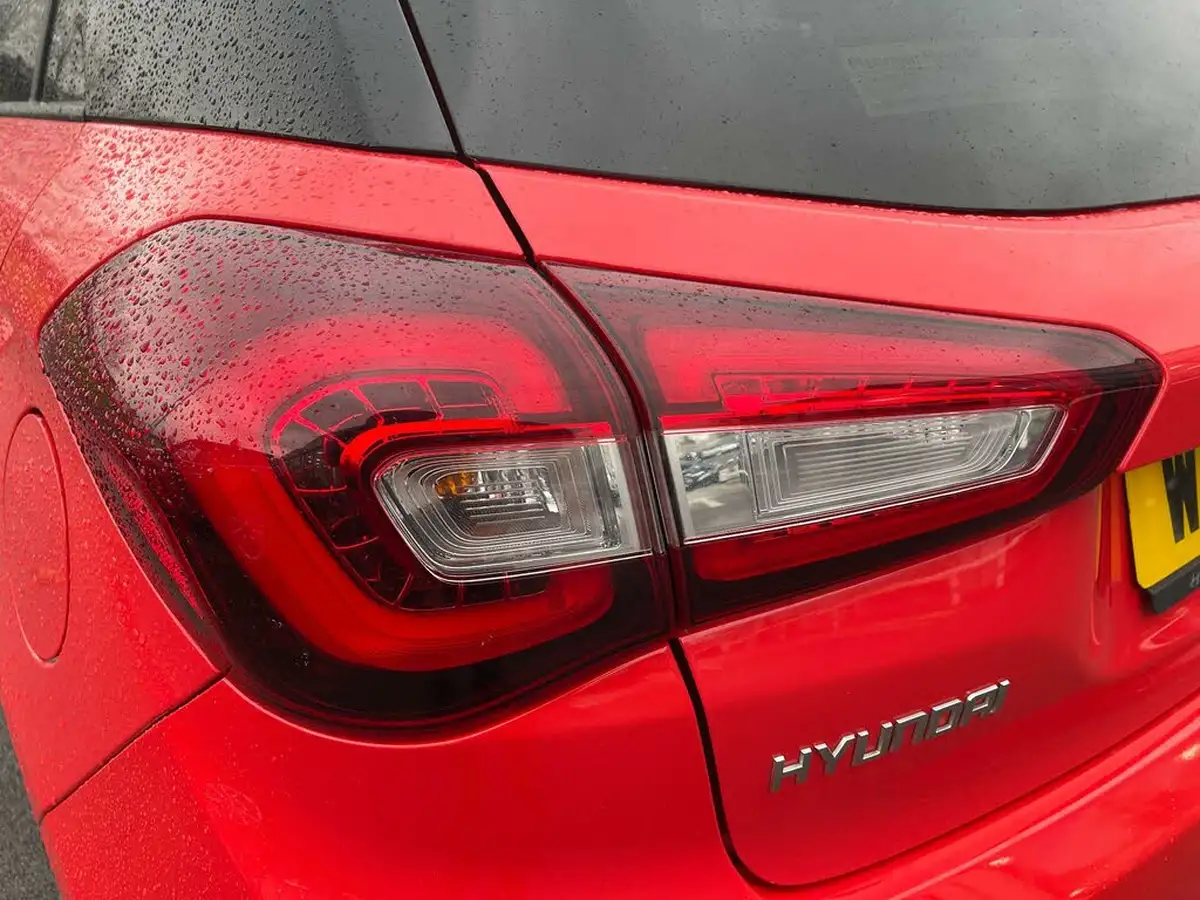2018-hyundai-i20-12-premium-nav-mpi-isg-hatchback-5d-big-32