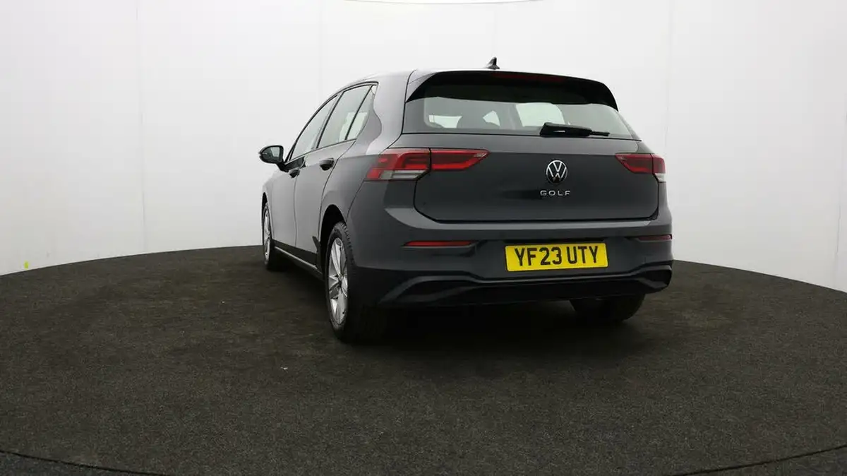 2023-volkswagen-golf-15-tsi-life-130ps-hatchback-big-28
