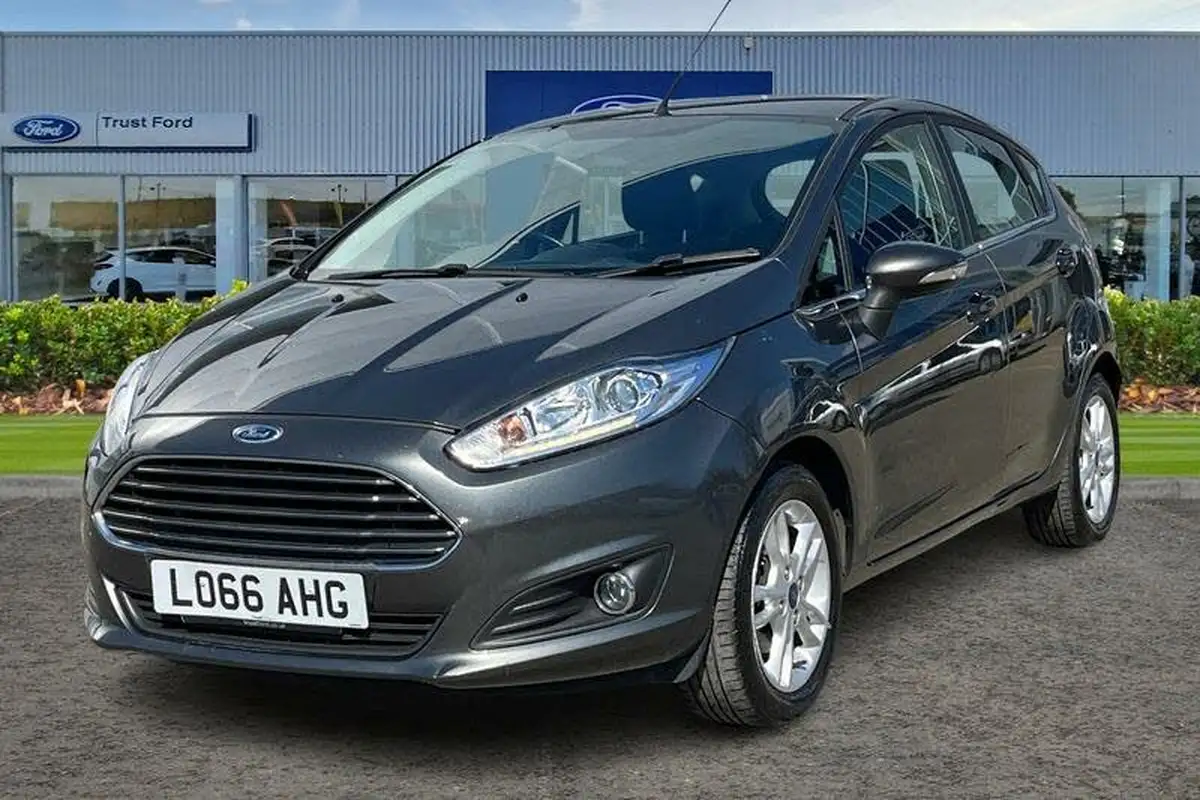 2016-ford-fiesta-10t-zetec-100ps-ecoboost-ss-5d-big-4