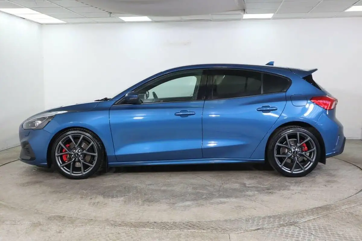 2019-ford-focus-20-st-hatchback-big-7
