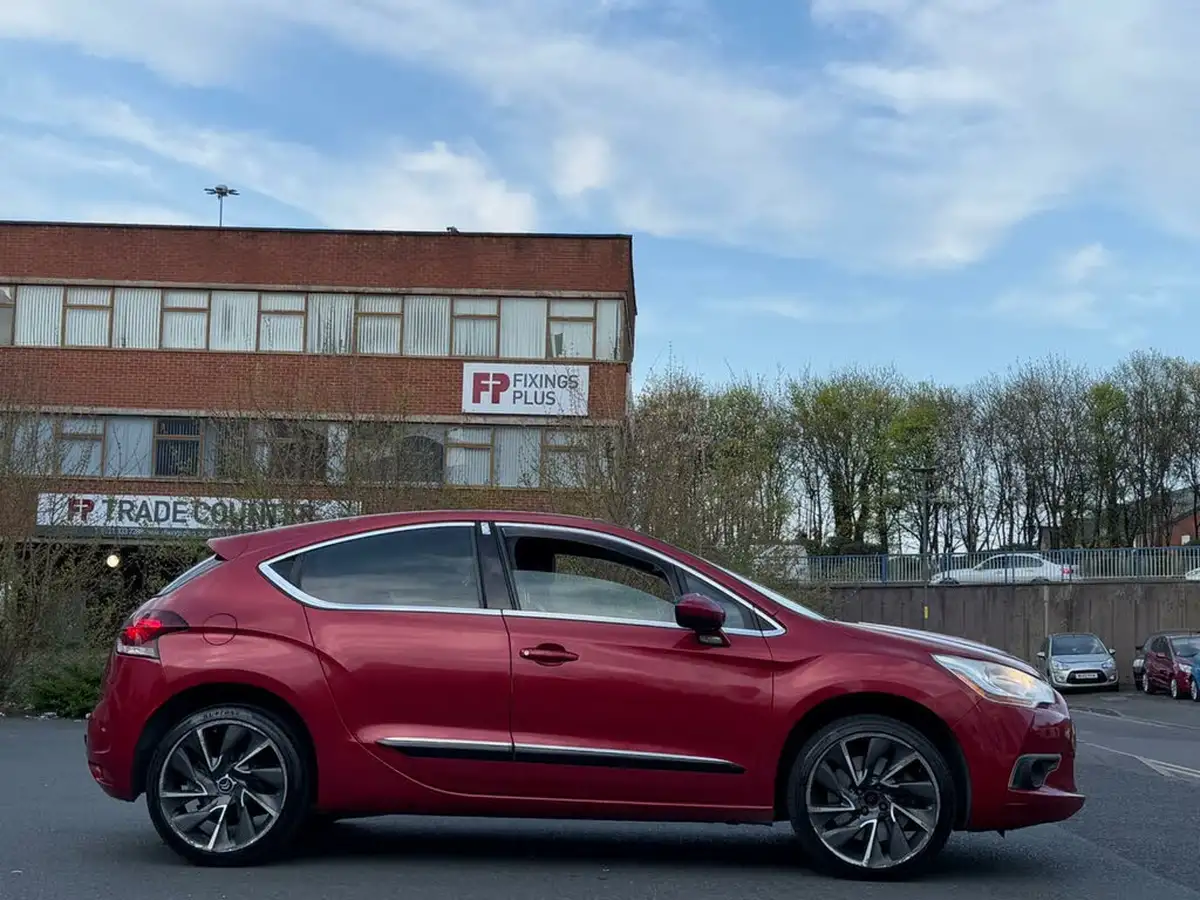 2012-citroen-ds4-20hdi-dsport-big-13