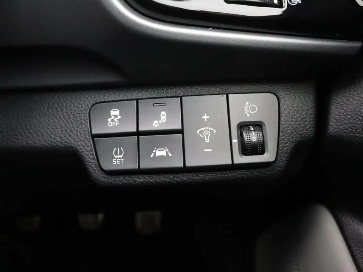 2018-kia-stonic-10-t-gdi-4-big-34
