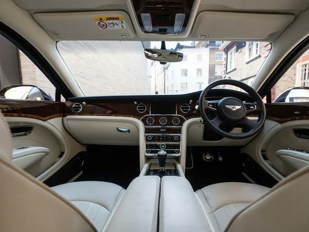 2019-bentley-mulsanne-big-3