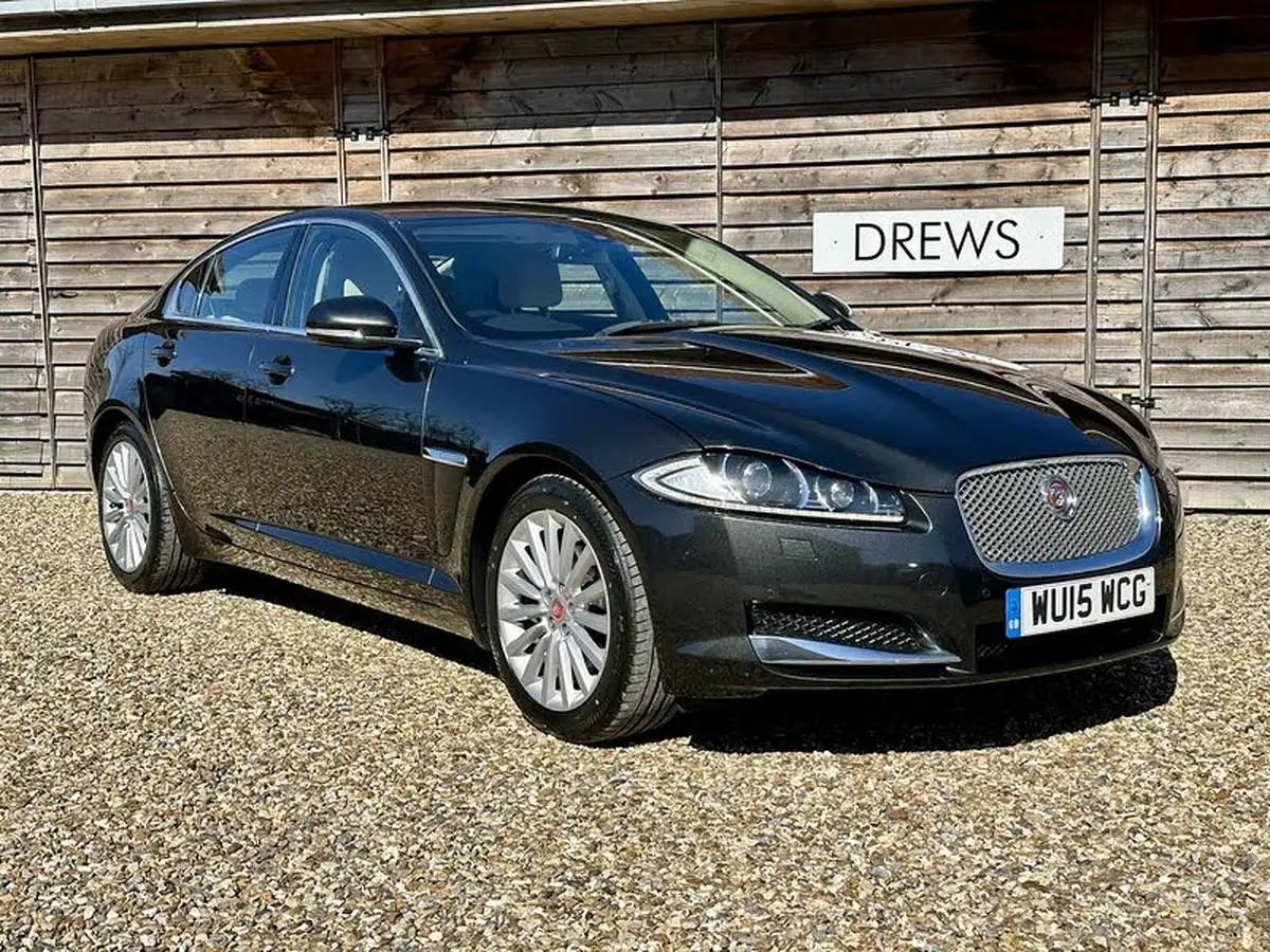 2015-jaguar-xf-22td-luxury-200ps-saloon-4d-big-2