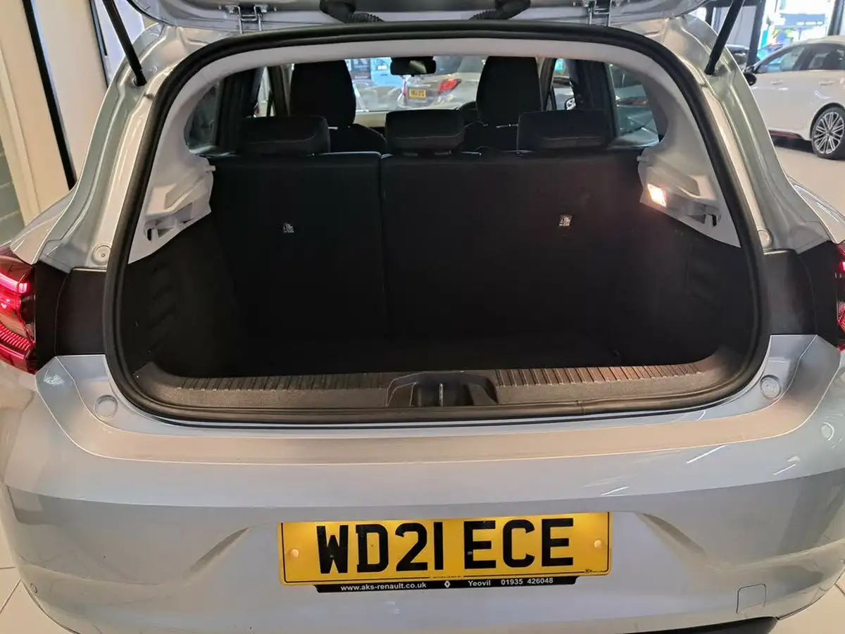 2021-renault-clio-16-iconic-big-8