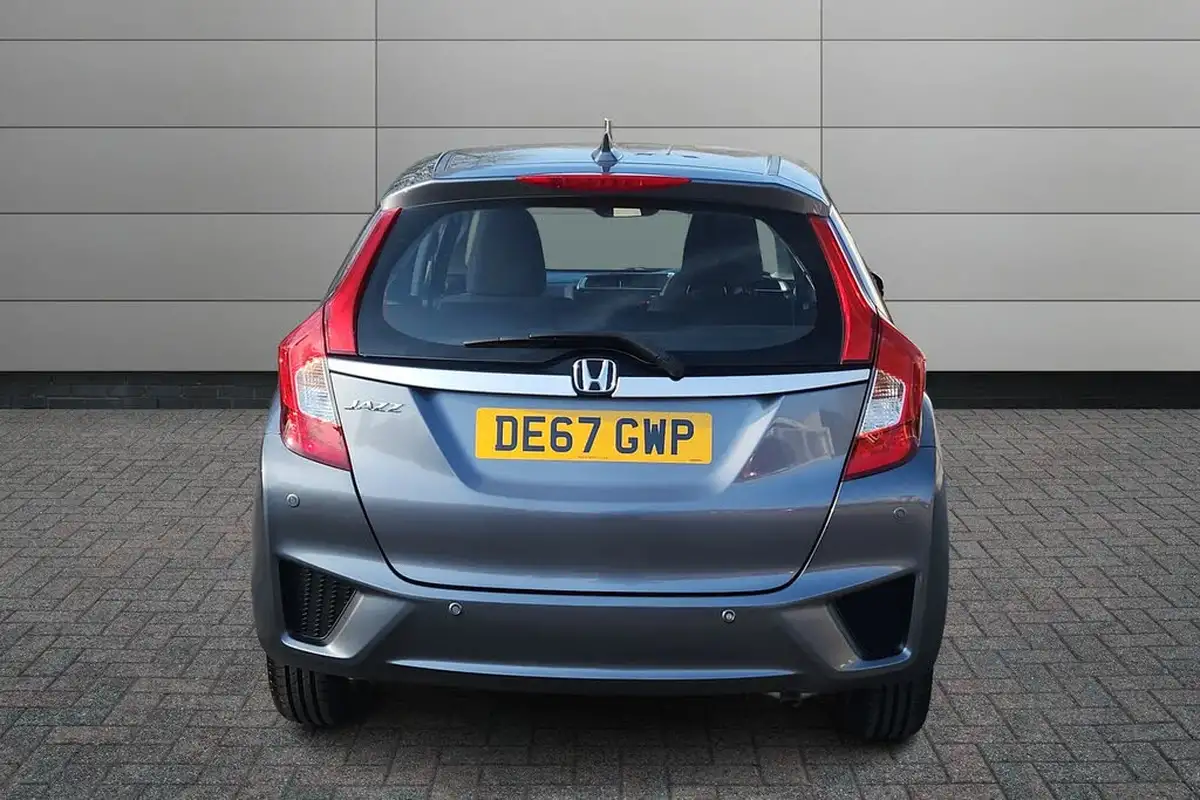 2017-honda-jazz-13-i-vtec-se-navi-cvt-big-6