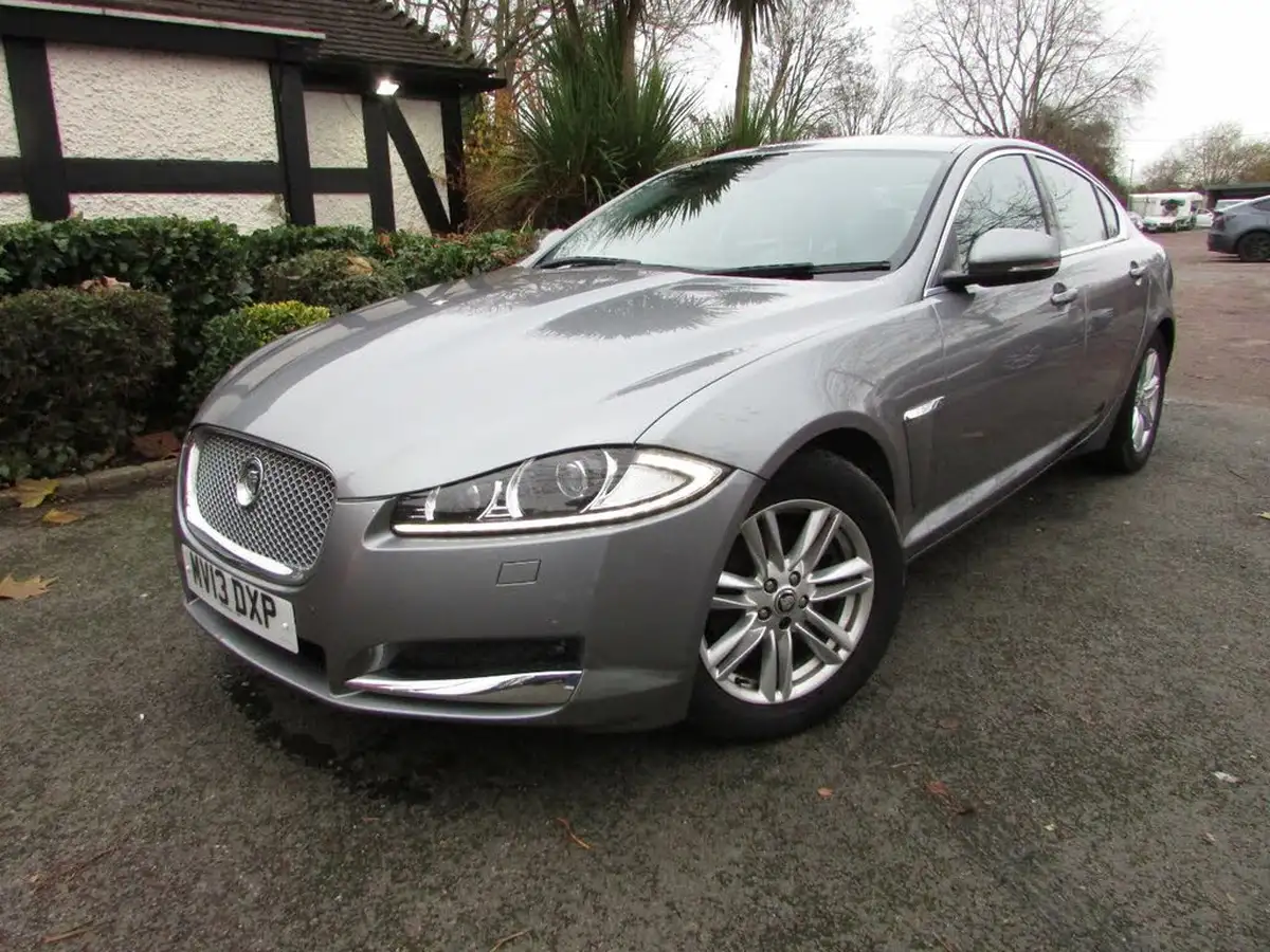 2013-jaguar-xf-22td-luxury-200ps-ss-saloon-4d-auto-big-2