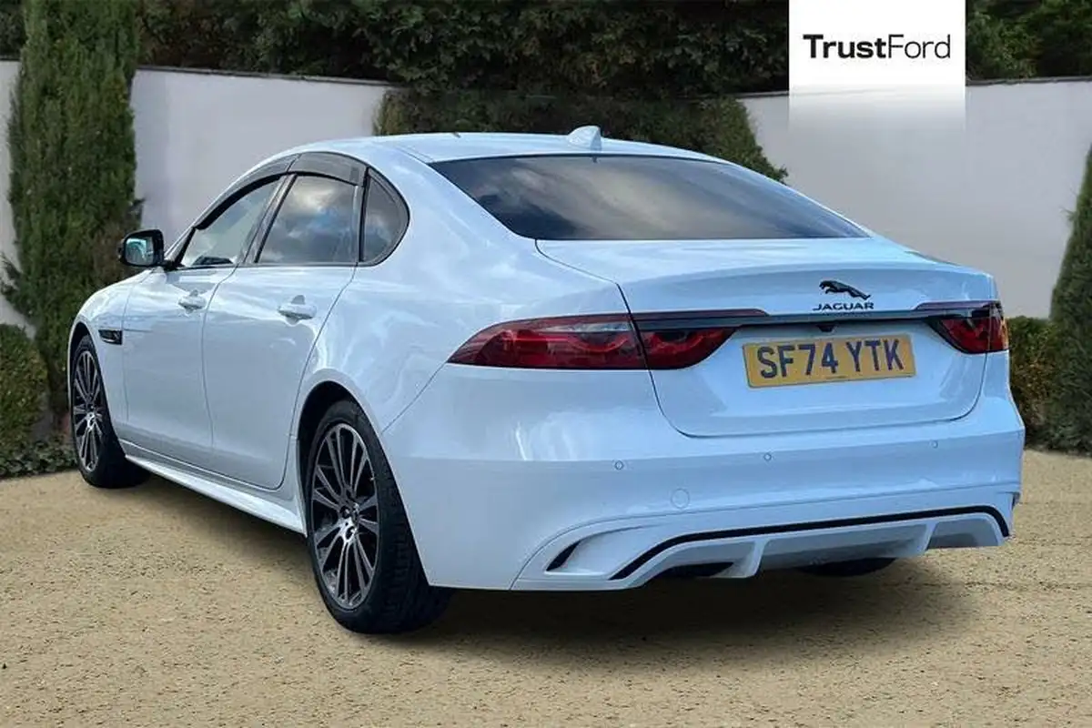 2024-jaguar-xf-20-d200-r-dynamic-se-black-saloon-4d-big-1