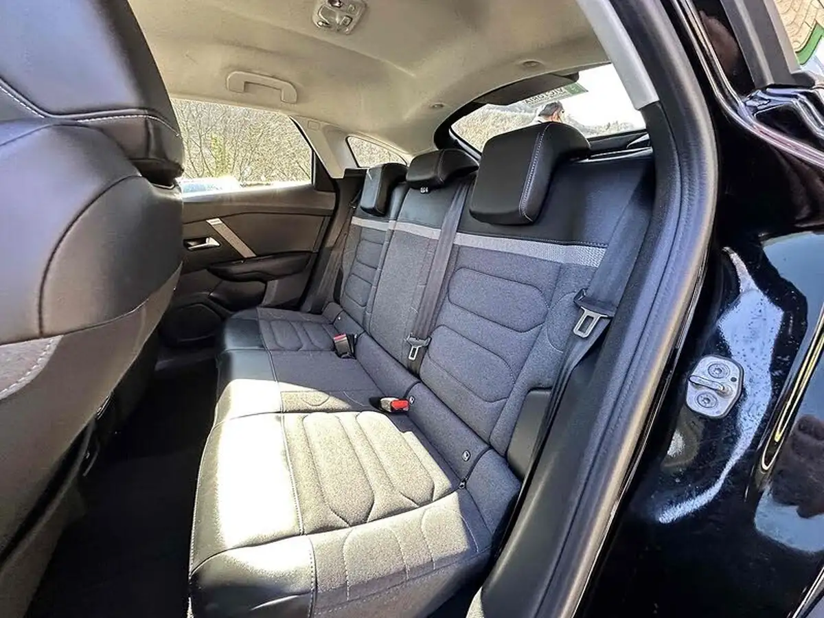 2022-citroen-c4-12-puretech-shine-130ps-big-25