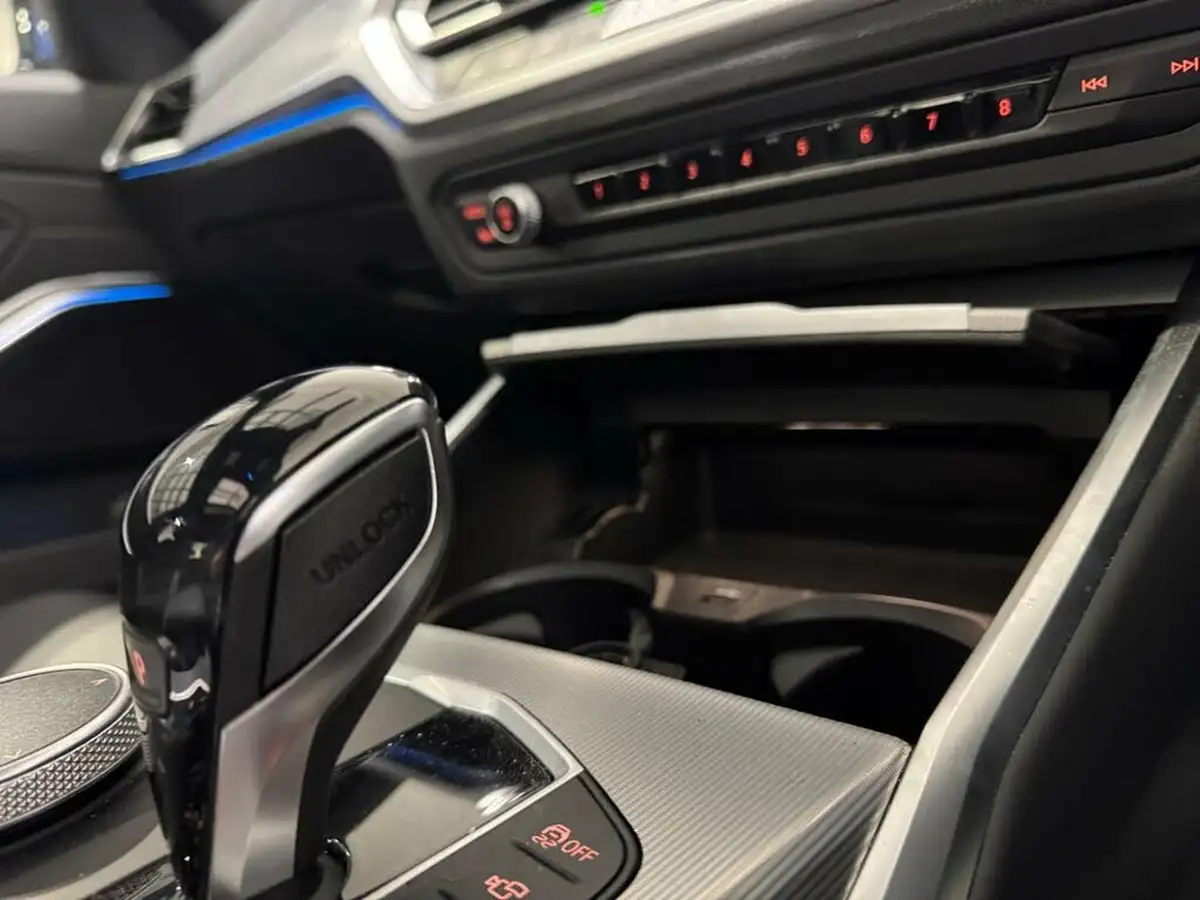 2020-bmw-3-series-20-330e-m-sport-saloon-4d-big-9