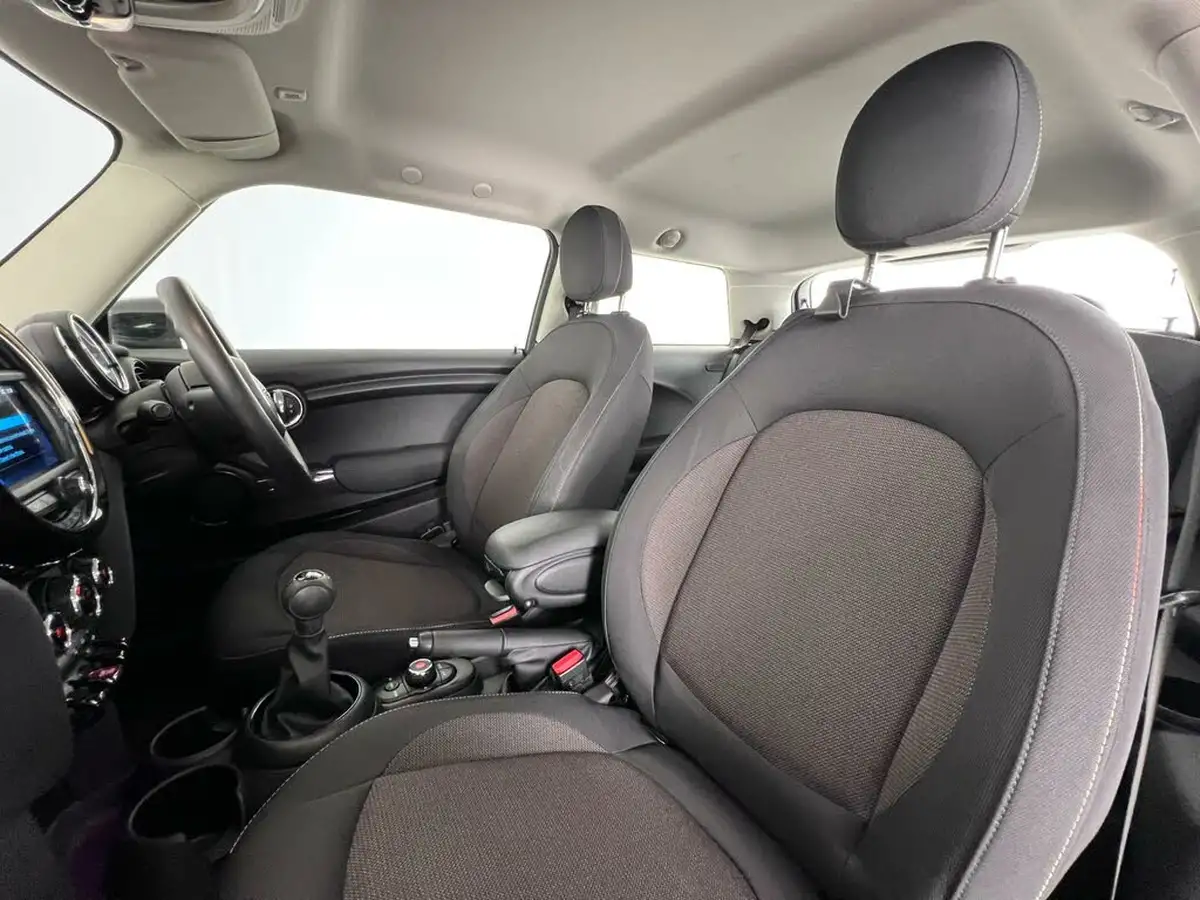 2020-mini-cooper-15-cooper-classic-nav-hatchback-3d-big-17